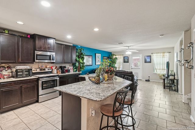 7131 Phoebe Vw, San Antonio, TX 78252