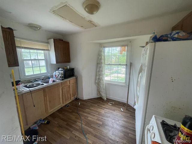 3677 Somerset Avenue, Detroit, MI 48224