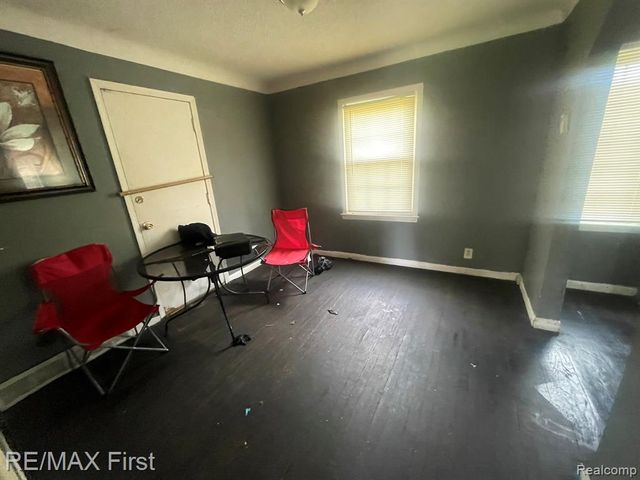 3677 Somerset Avenue, Detroit, MI 48224