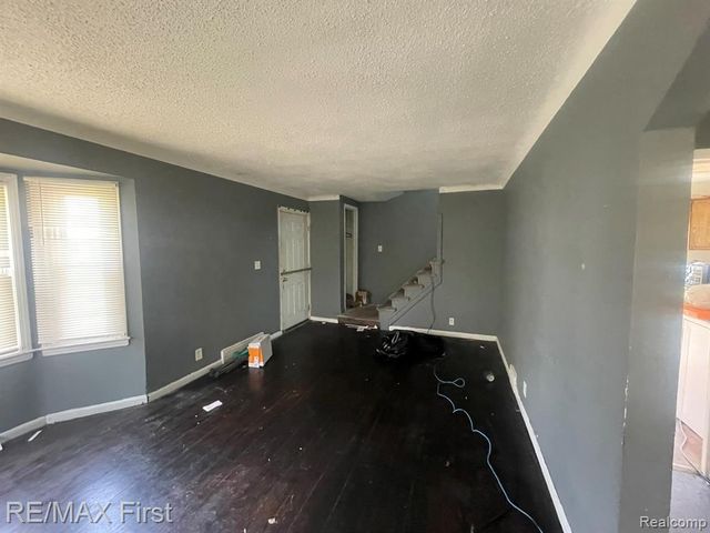 3677 Somerset Avenue, Detroit, MI 48224