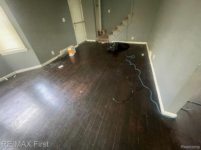 3677 Somerset Avenue, Detroit, MI 48224