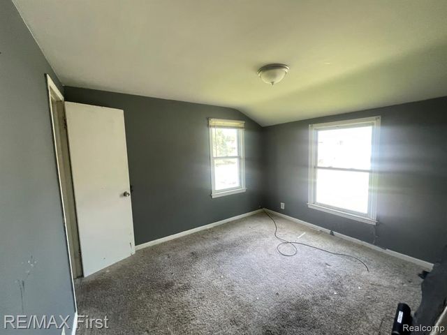3677 Somerset Avenue, Detroit, MI 48224