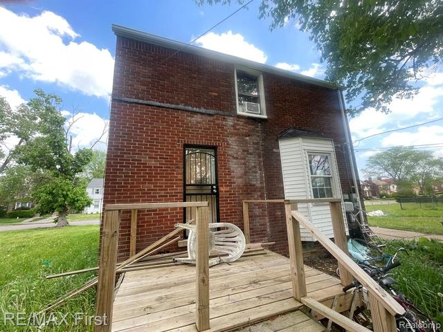 3677 Somerset Avenue, Detroit, MI 48224