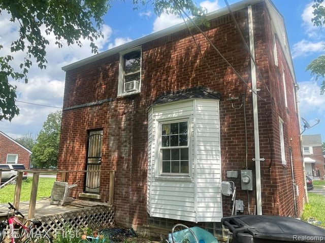3677 Somerset Avenue, Detroit, MI 48224