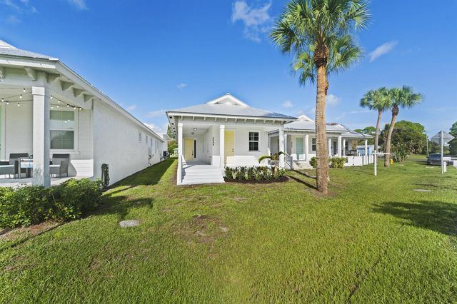 4984 SE Railway Avenue, Stuart, FL 34997