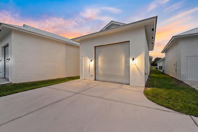 4984 SE Railway Avenue, Stuart, FL 34997