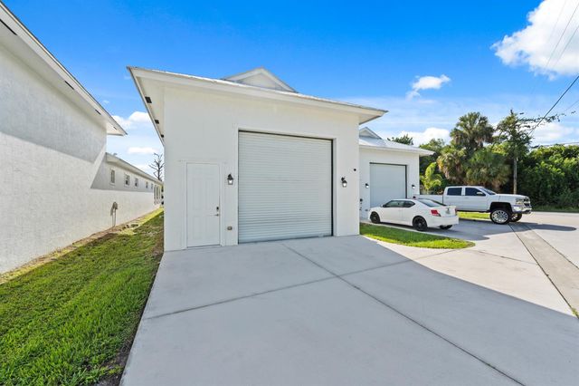 4984 SE Railway Avenue, Stuart, FL 34997