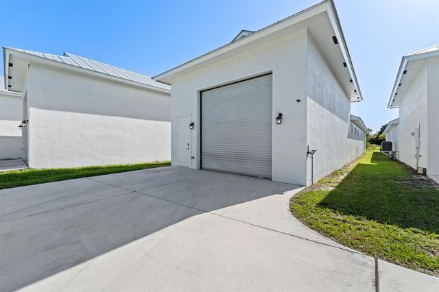4984 SE Railway Avenue, Stuart, FL 34997