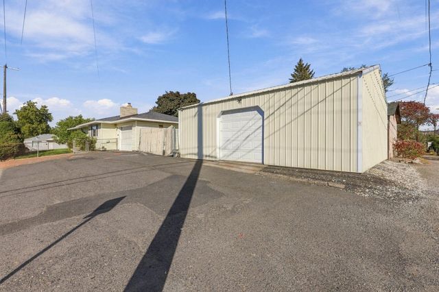5818 N Crestline St, Spokane, WA 99208