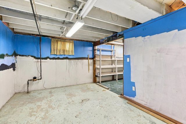 5818 N Crestline St, Spokane, WA 99208