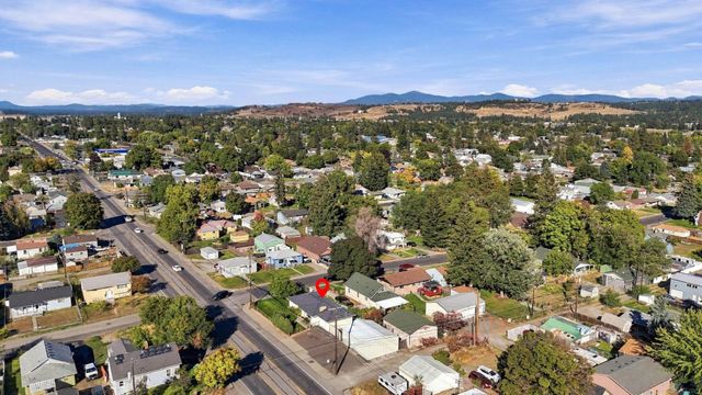 5818 N Crestline St, Spokane, WA 99208