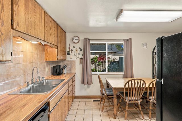 5818 N Crestline St, Spokane, WA 99208