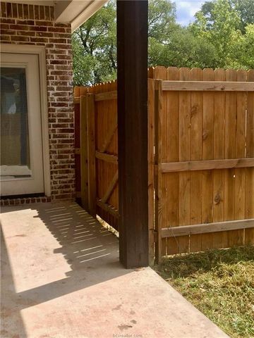 109 Ehlinger Drive, Bryan, TX 77801