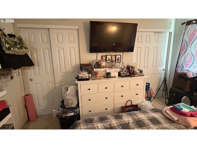 21805 Ne HEARTWOOD Cir, Fairview, OR 97024