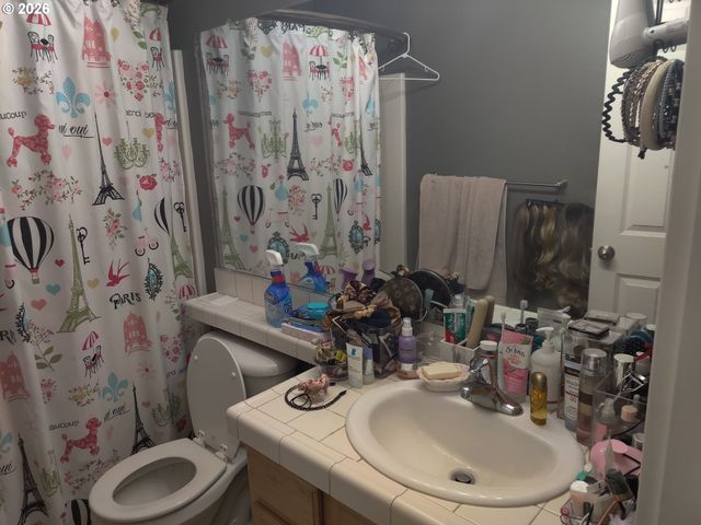 21805 Ne HEARTWOOD Cir, Fairview, OR 97024