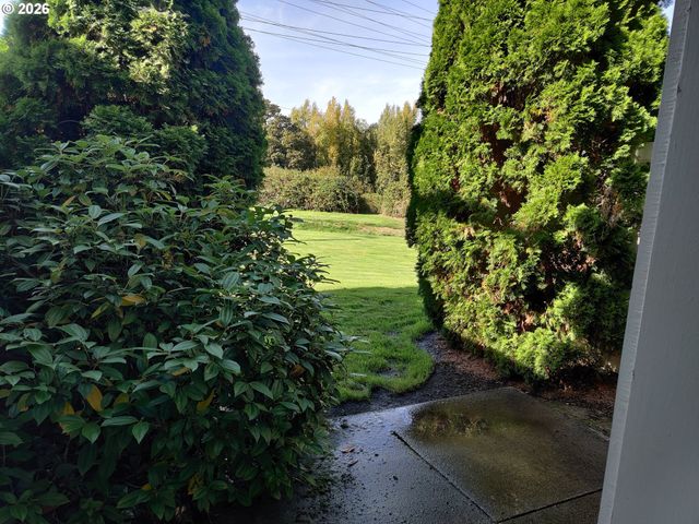 21805 Ne HEARTWOOD Cir, Fairview, OR 97024