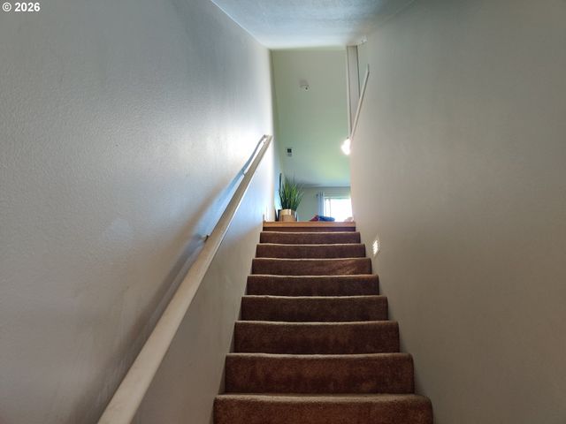 21805 Ne HEARTWOOD Cir, Fairview, OR 97024