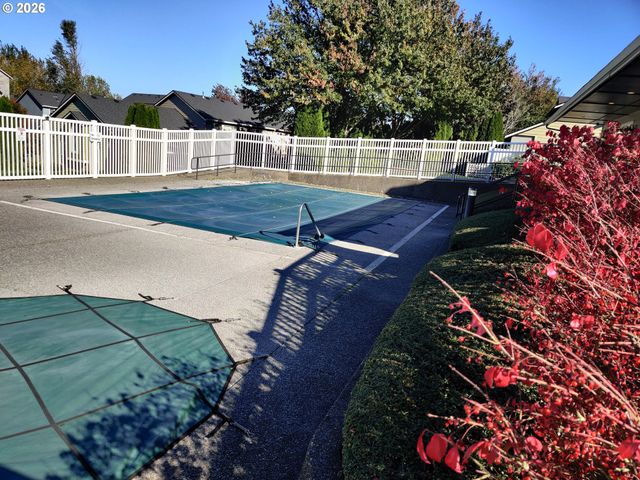 21805 Ne HEARTWOOD Cir, Fairview, OR 97024