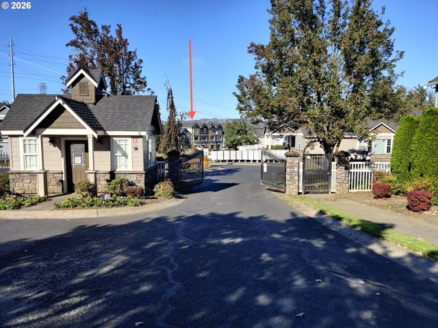 21805 Ne HEARTWOOD Cir, Fairview, OR 97024