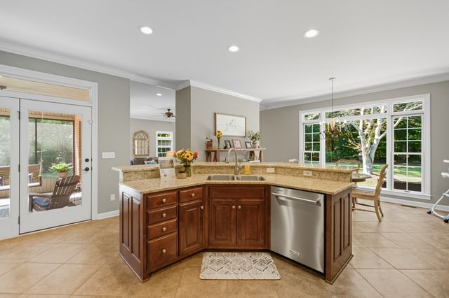 189 Turkey Creek Dr, Tullahoma, TN 37388