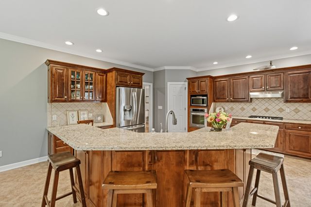 189 Turkey Creek Dr, Tullahoma, TN 37388