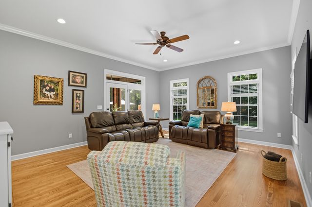 189 Turkey Creek Dr, Tullahoma, TN 37388