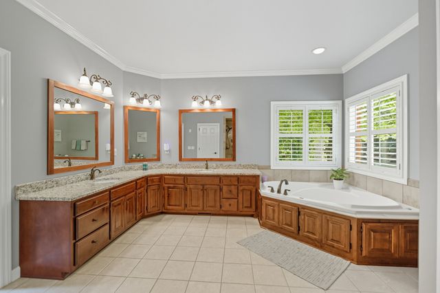 189 Turkey Creek Dr, Tullahoma, TN 37388