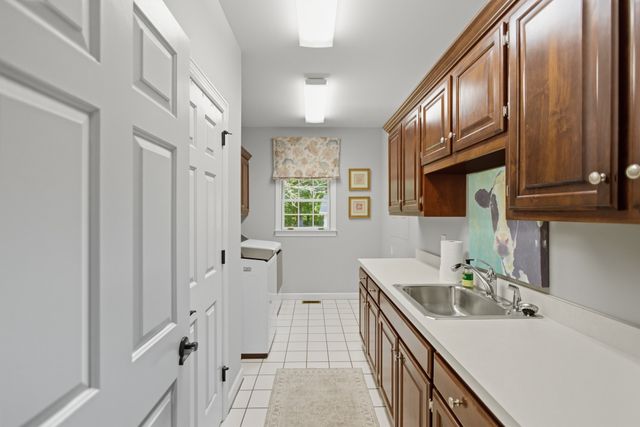 189 Turkey Creek Dr, Tullahoma, TN 37388