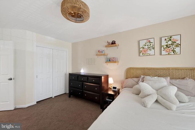 17 KILLDEER LN, Downingtown, PA 19335