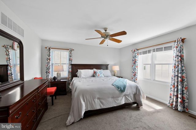 17 KILLDEER LN, Downingtown, PA 19335