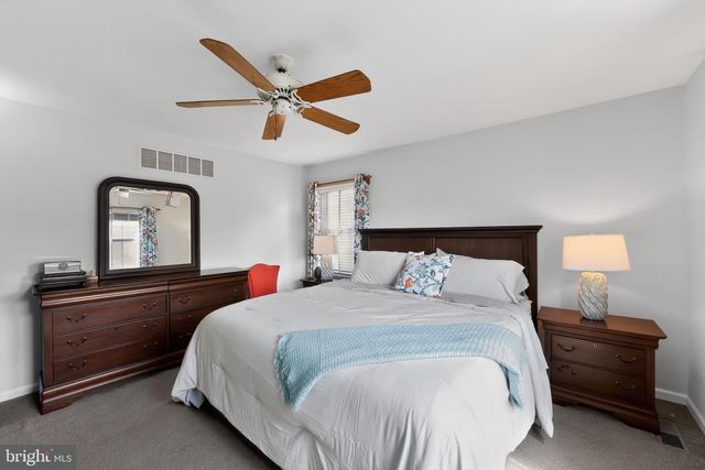 17 KILLDEER LN, Downingtown, PA 19335