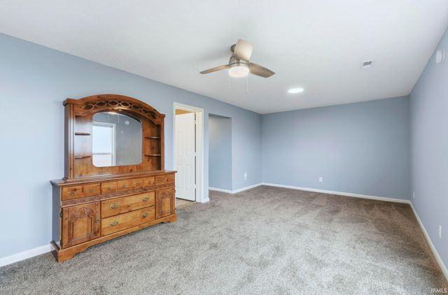 8311 N 1050 W, Royal Center, IN 46978