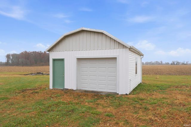 8311 N 1050 W, Royal Center, IN 46978