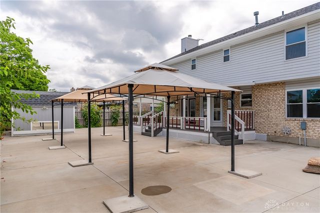 6739 Deer Bluff Drive, Dayton, OH 45424