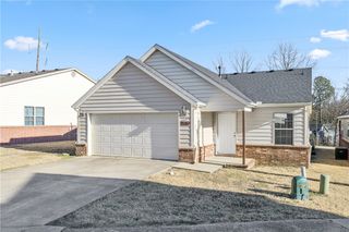 2970 W Old Farmington Road, Fayetteville, AR 72704
