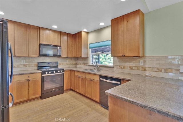 14420 Iroquois Road, Apple Valley, CA 92307