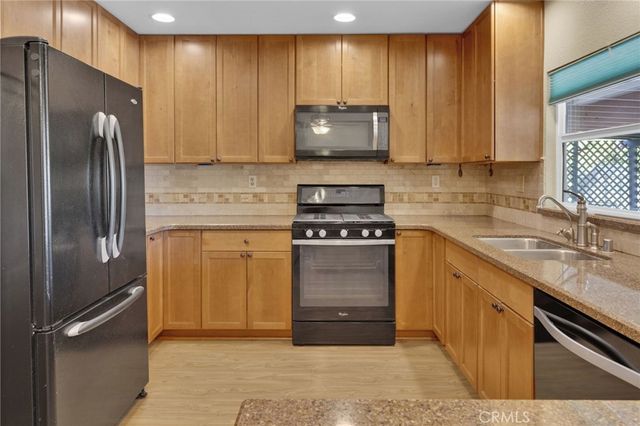 14420 Iroquois Road, Apple Valley, CA 92307