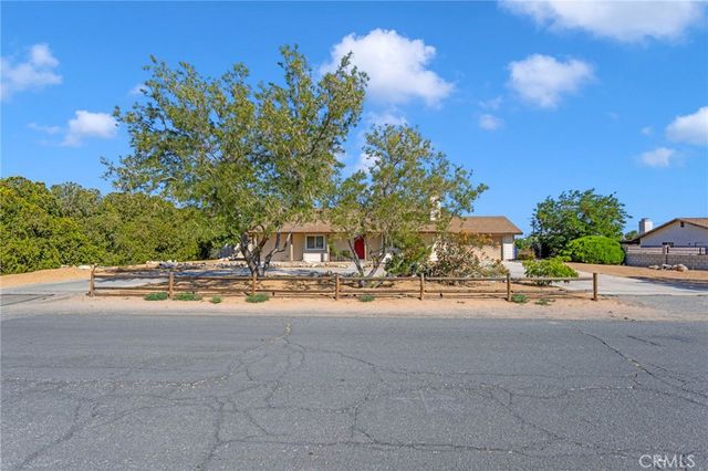 14420 Iroquois Road, Apple Valley, CA 92307