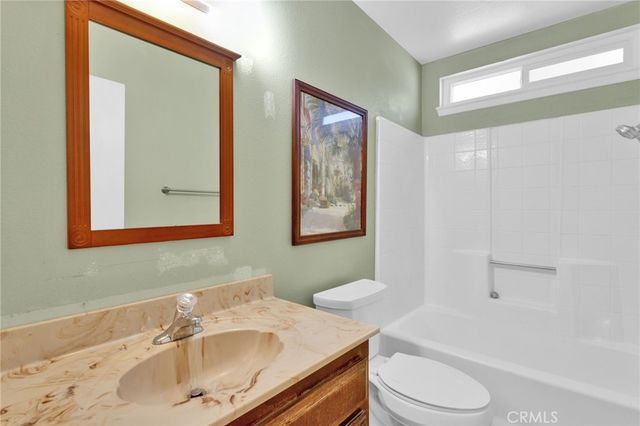 14420 Iroquois Road, Apple Valley, CA 92307