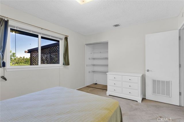 14420 Iroquois Road, Apple Valley, CA 92307