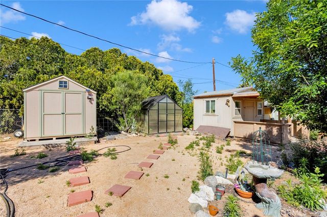 14420 Iroquois Road, Apple Valley, CA 92307