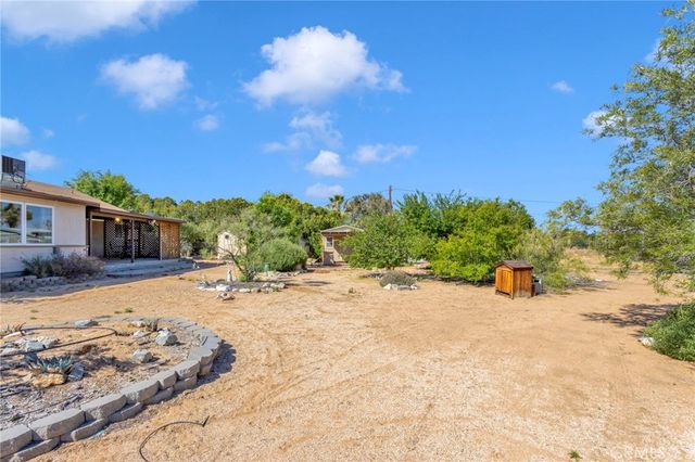 14420 Iroquois Road, Apple Valley, CA 92307