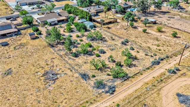 14420 Iroquois Road, Apple Valley, CA 92307