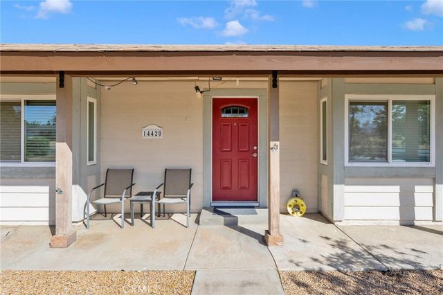 14420 Iroquois Road, Apple Valley, CA 92307