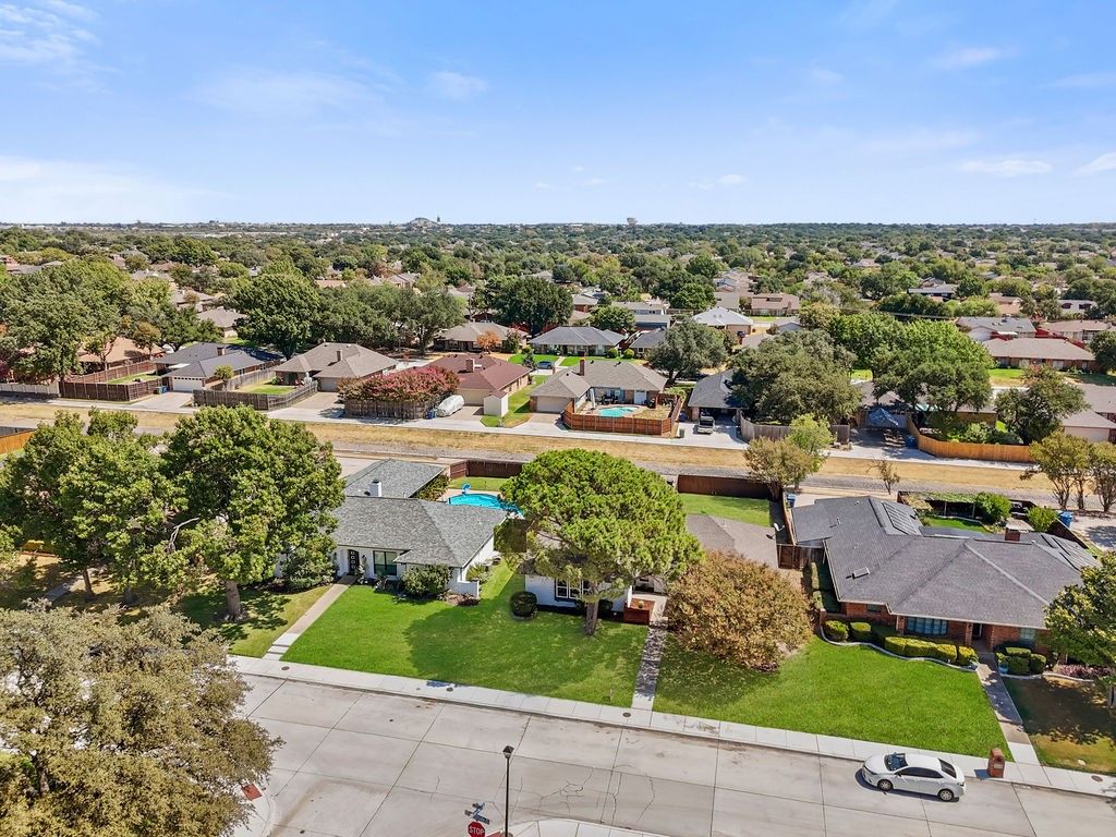 3814 Woodside Road, Carrollton, TX 75007 — photo 3