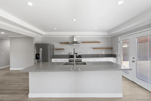 9003 Davenrich St, San Diego, CA 91977