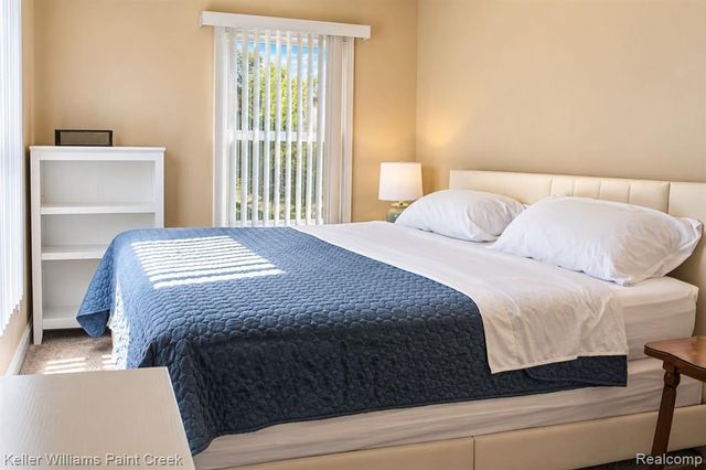 5904 Niles Drive, Troy, MI 48098