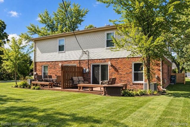 5904 Niles Drive, Troy, MI 48098