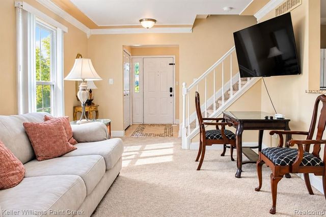 5904 Niles Drive, Troy, MI 48098
