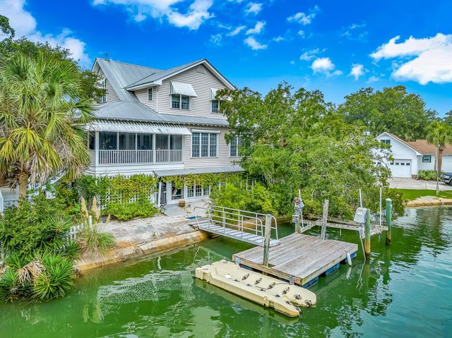 106 Edwards Ave., Murrells Inlet, SC 29576